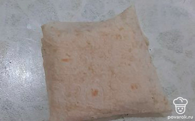 Завернуть лаваш.