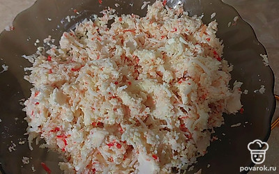 Из получившейся смеси формируем шарики.