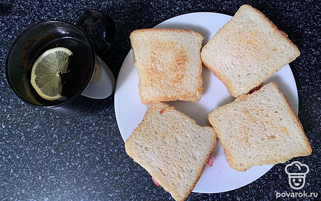 Сэндвичи с сосиской и сыром — Рецепт с фото