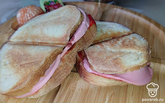 Сэндвич с колбасой и сыром — Рецепт с фото