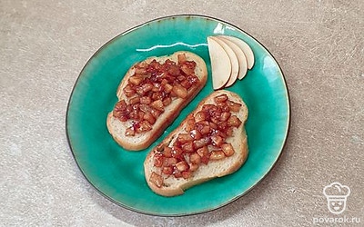 Тосты подавайте порционно. Приятного аппетита!