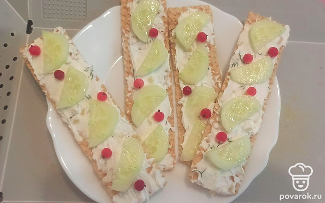 Закуска на хлебцах — Рецепт с фото