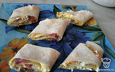 Разрезаем на порционные кусочки и подаем на стол. Приятного аппетита!