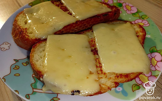 Гренки с плавленым сыром — Рецепт с фото