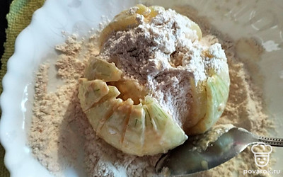 Потом снова отправляем в сухую и опять обсыпаем. 