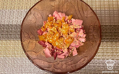 Добавьте немного сушеного лука.