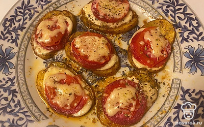 Перед подачей на стол посыпьте пирамидки пряными специями.