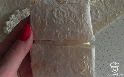 Сворачиваем в конвертик.