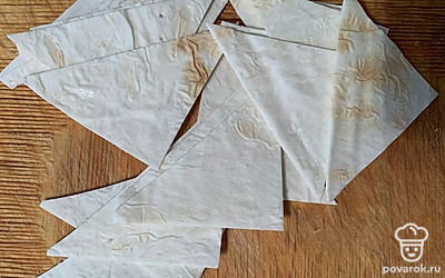 Лаваш разрезать на треугольники.