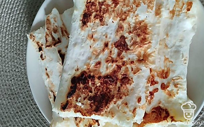 Есть конвертики горячими.