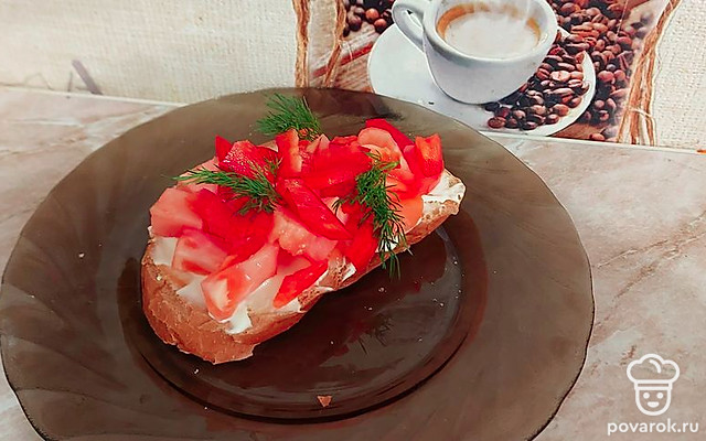 Овощная брускетта с плавленым сыром — Рецепт с фото