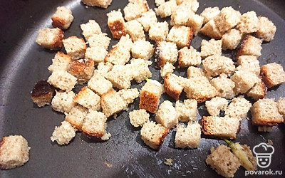 Поставьте в разогретую до 180 градусов духовку на 10 минут.