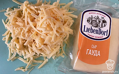 Натираем сыр.