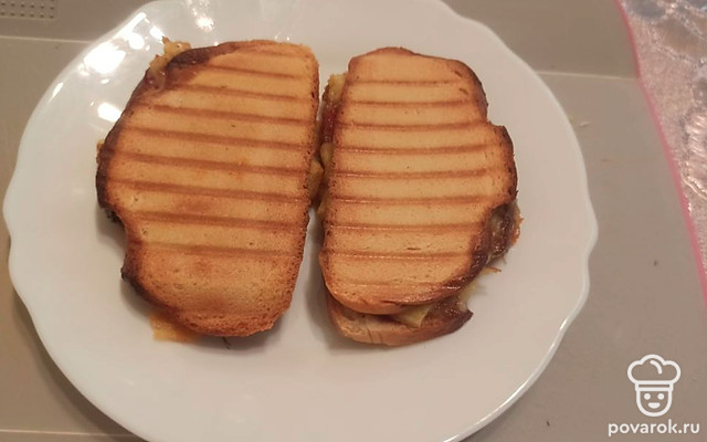 Сэндвичи с блинчиком к завтраку — Рецепт с фото