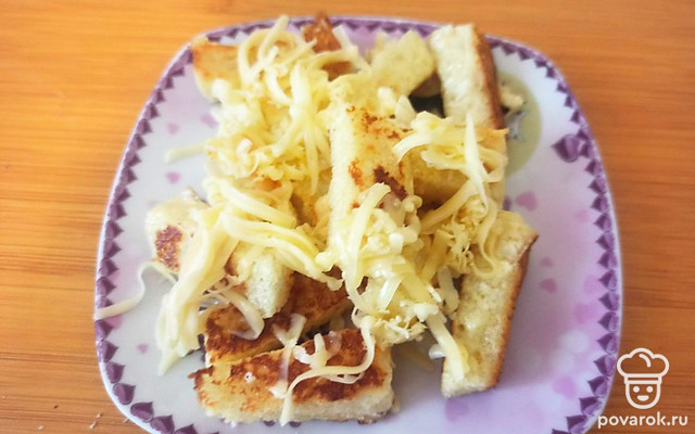 Сливочные гренки с сыром и чесноком — Рецепт с фото