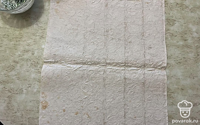 Подготовьте лаваш. 