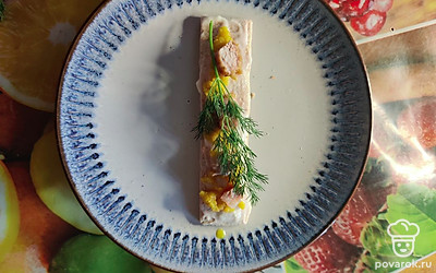 Перед подачей украсьте веточкой укропа. 