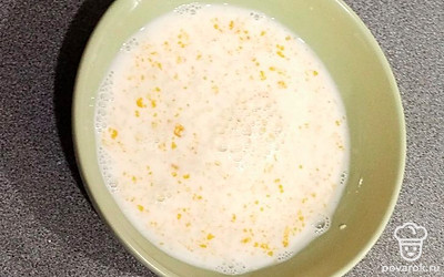 Добавить кунжут и хорошо перемешать.