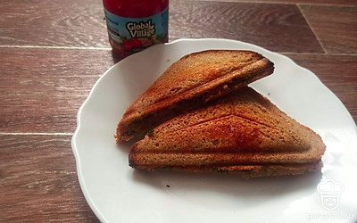 Подавайте порционно с любимым соусом.