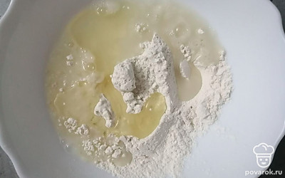 Добавляем растительное масло. 