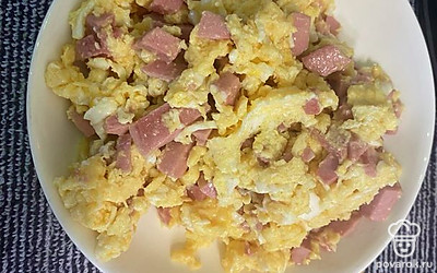 Яичную начинку перекладываем в тарелочку.