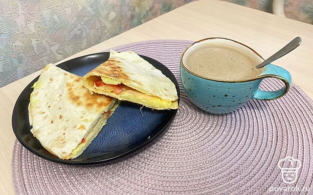 Омлет в лаваше на завтрак — Рецепт с фото