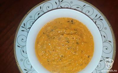 Готовую икру можно подать к столу в качестве закуски. На кусочке черного хлеба она особенно вкусна! 