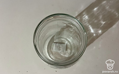 Банку заранее простерилизуйте любым удобным для вас способом. 