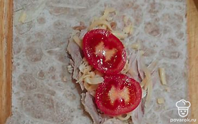 Выложить помидорки. 