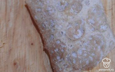 Завернуть лаваш с начинкой. 