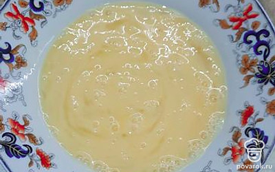 Взбить яйца. 