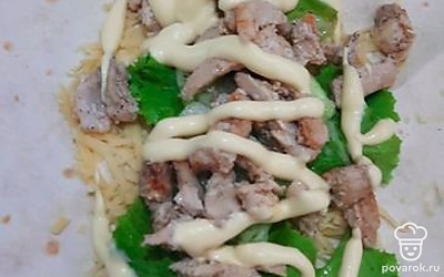 Приправить майонезом. 