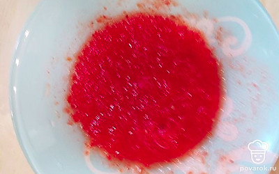  Измельчить помидоры блендером.