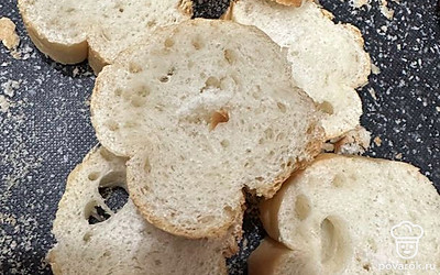 Хлеб нарезать произвольно.