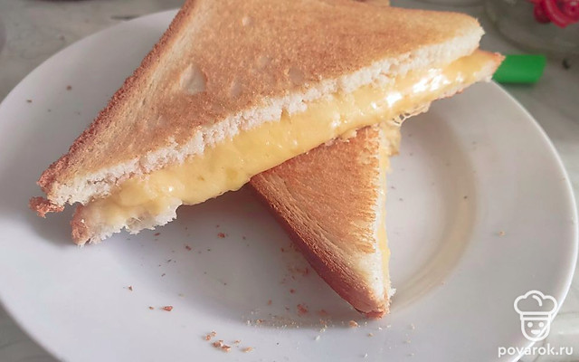 Сэндвич сырный на сковороде — Рецепт с фото