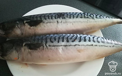 Помыть скумбрию.