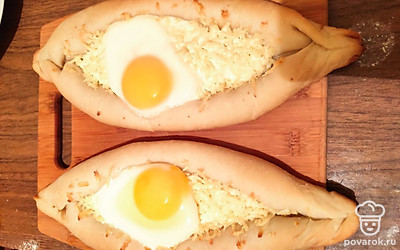 Дайте чуть-чуть остыть. Подавайте теплыми.