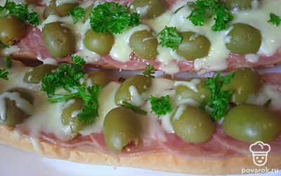 Подавайте блюдо сразу после приготовления.