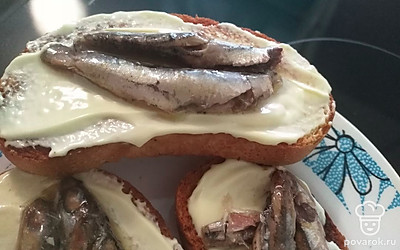 Можно подать на праздничный стол или просто с горячим чаем. Сытные бутерброды за 15мин, понравится всем. 