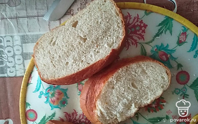 Батон нарезать порционно. 