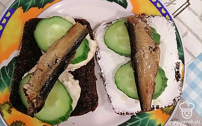 Подаем на большой тарелке. 