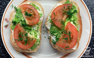 Перед подачей посыпаем зеленью.