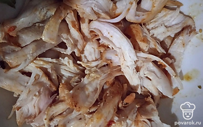 Добавить курицу.