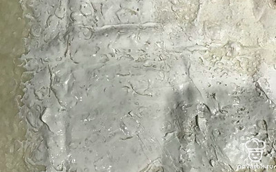 Лаваш смазать творожным сыром.