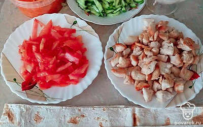 Подготовьте и отмерьте все ингредиенты. Мясо тщательно промойте.