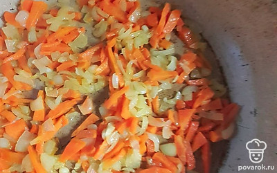 Обжарить на сливочном масле.