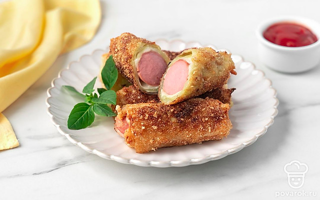 Сосиски в капусте — Рецепт с фото