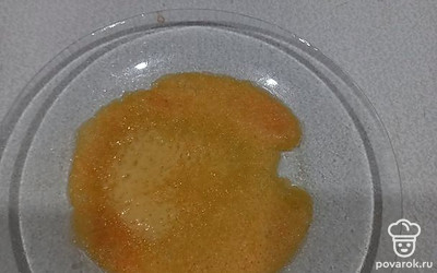 Грейте в микроволновке, пока сыр не засохнет.