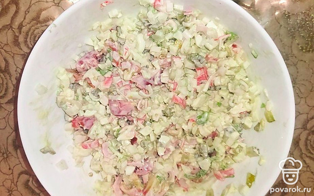 Салат с крабовыми палочками «Искушение» — Рецепт с фото