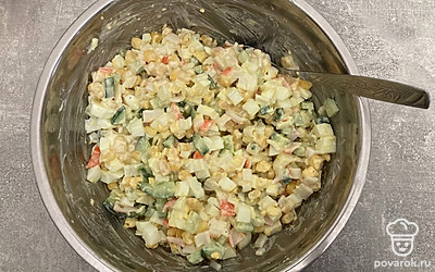 Все перемешайте. Салат готов!